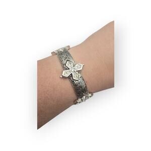 Y2K Silver Cross Bracelet Rhinestone Magnetic Clasp Vintage Jewelry